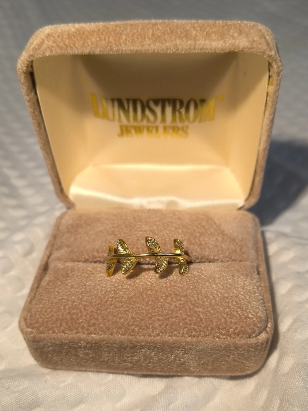 Gold Leaf Band Ring - Gold Size 8.5 L10
